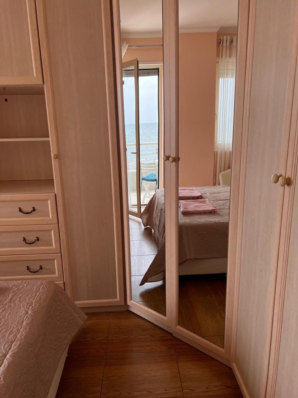 Sea View-Apartment On The Beach - Durrs2 Durres Ngoại thất bức ảnh