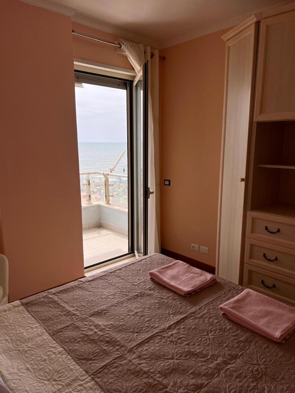 Sea View-Apartment On The Beach - Durrs2 Durres Ngoại thất bức ảnh
