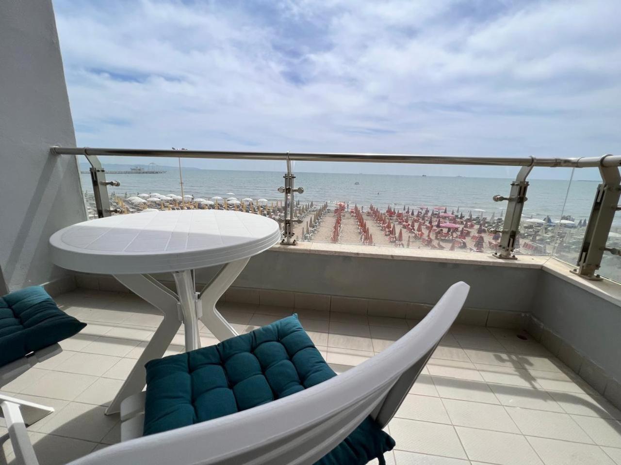 Sea View-Apartment On The Beach - Durrs2 Durres Ngoại thất bức ảnh