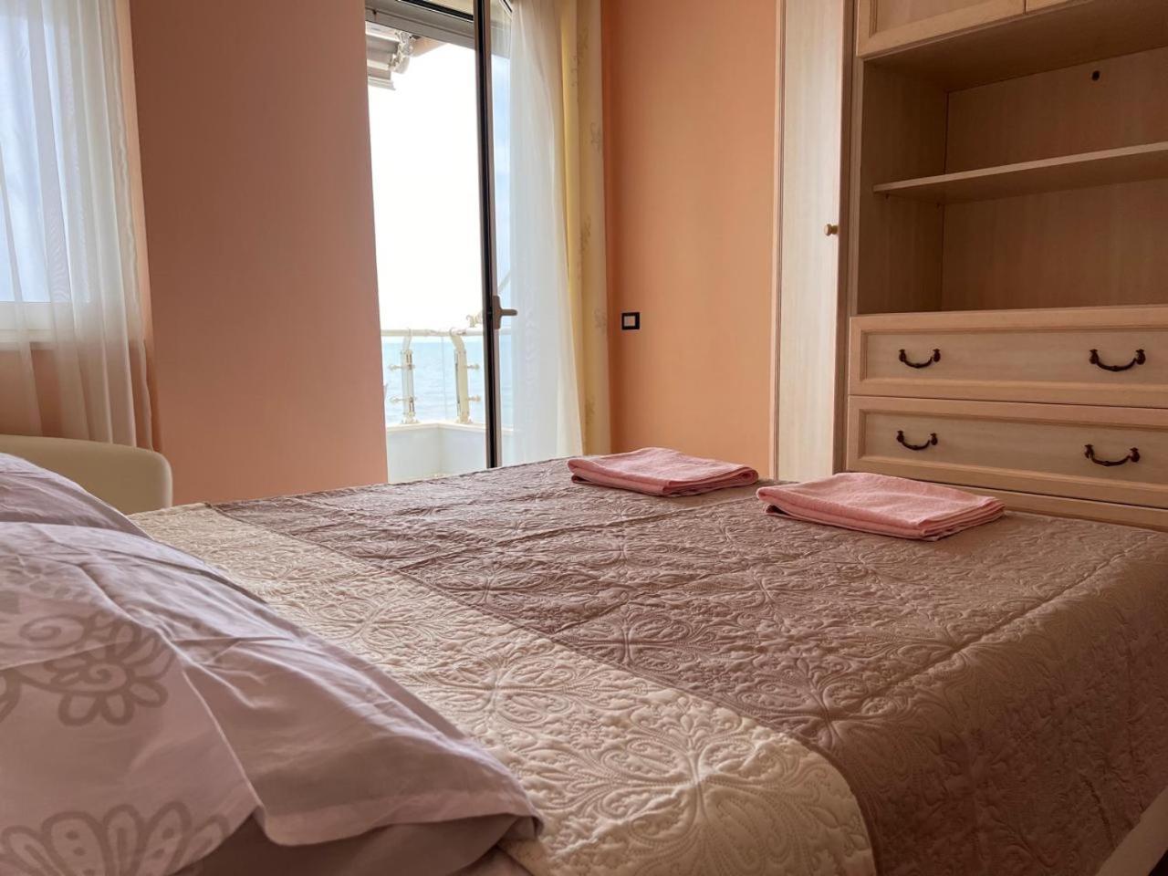 Sea View-Apartment On The Beach - Durrs2 Durres Ngoại thất bức ảnh